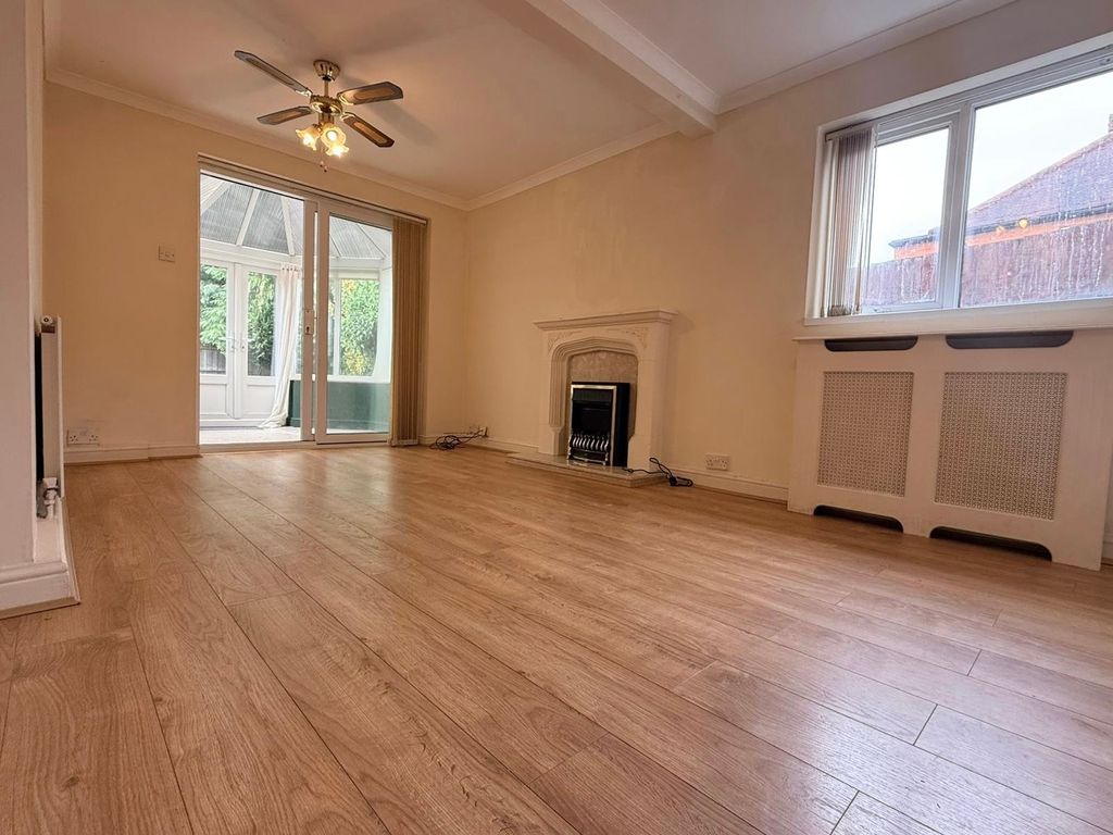 Property photo 3 of 10 Picture No. 05