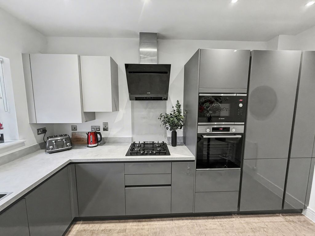 Property photo 2 of 15 Image00041