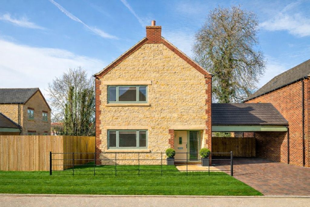 Property photo 1 of 15 5004550