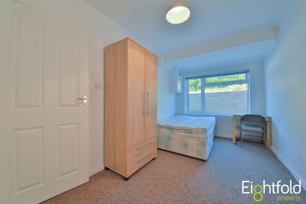 Additional image 6 of 6 bed maisonette to rentCrespin Way, Brighton BN1