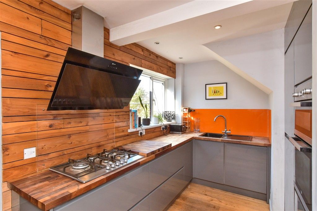 Property photo 2 of 11 Kitchen/ Dining Room
