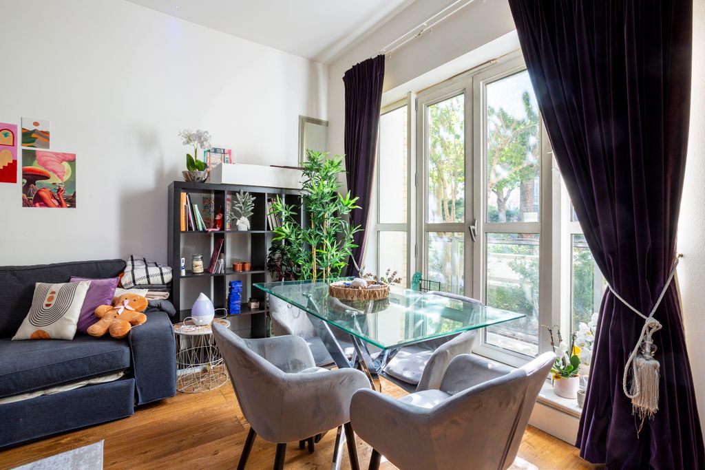 Property photo 2 of 12