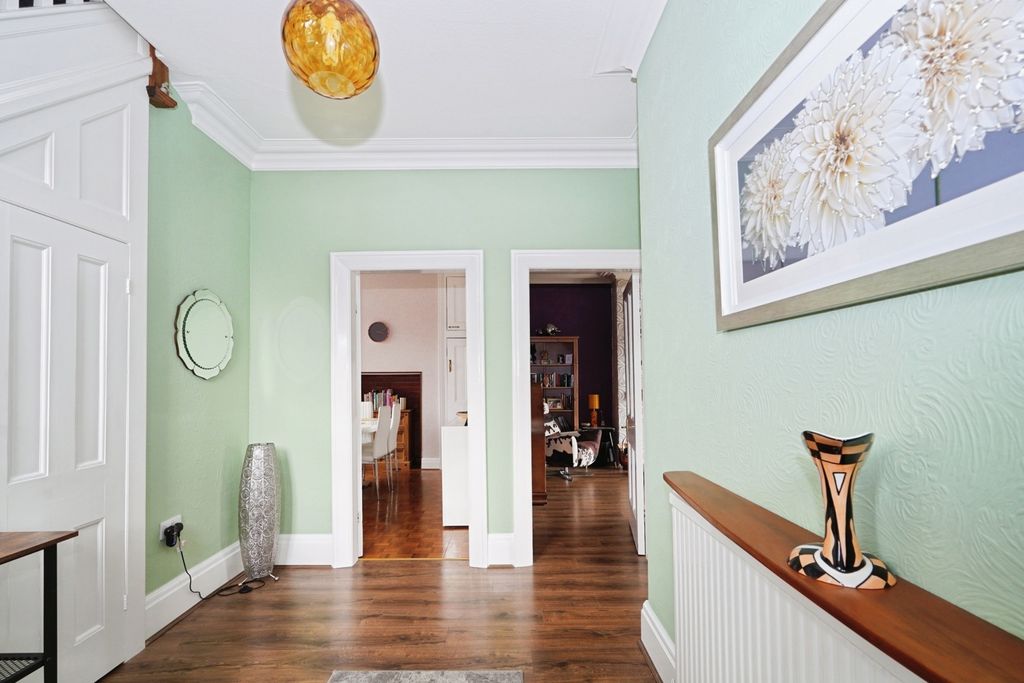 Property photo 2 of 17 Photo