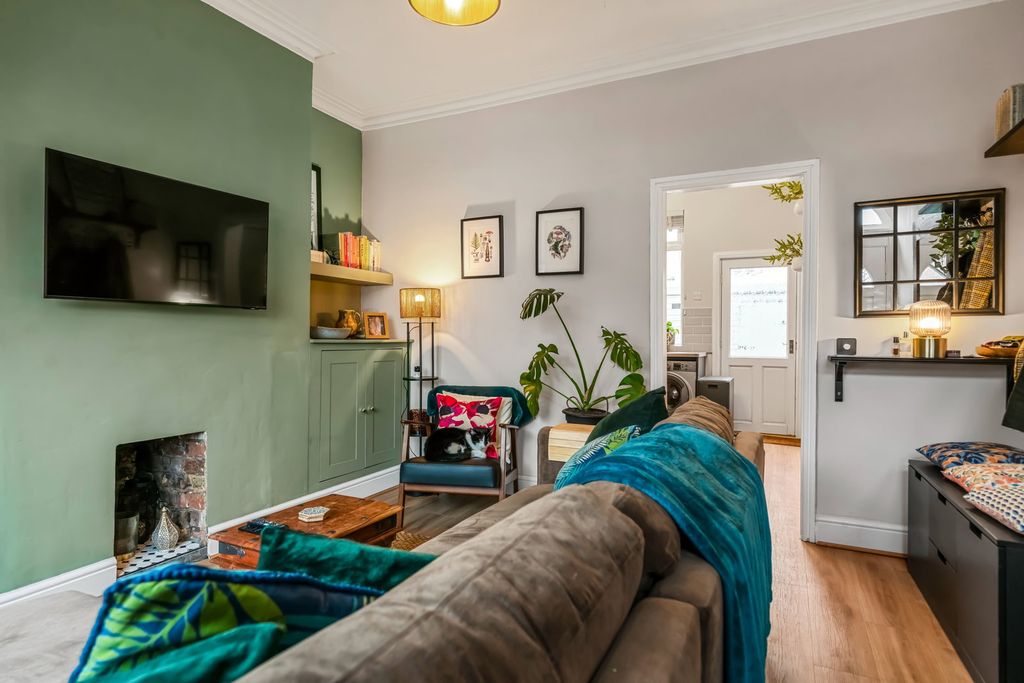 Property photo 2 of 19