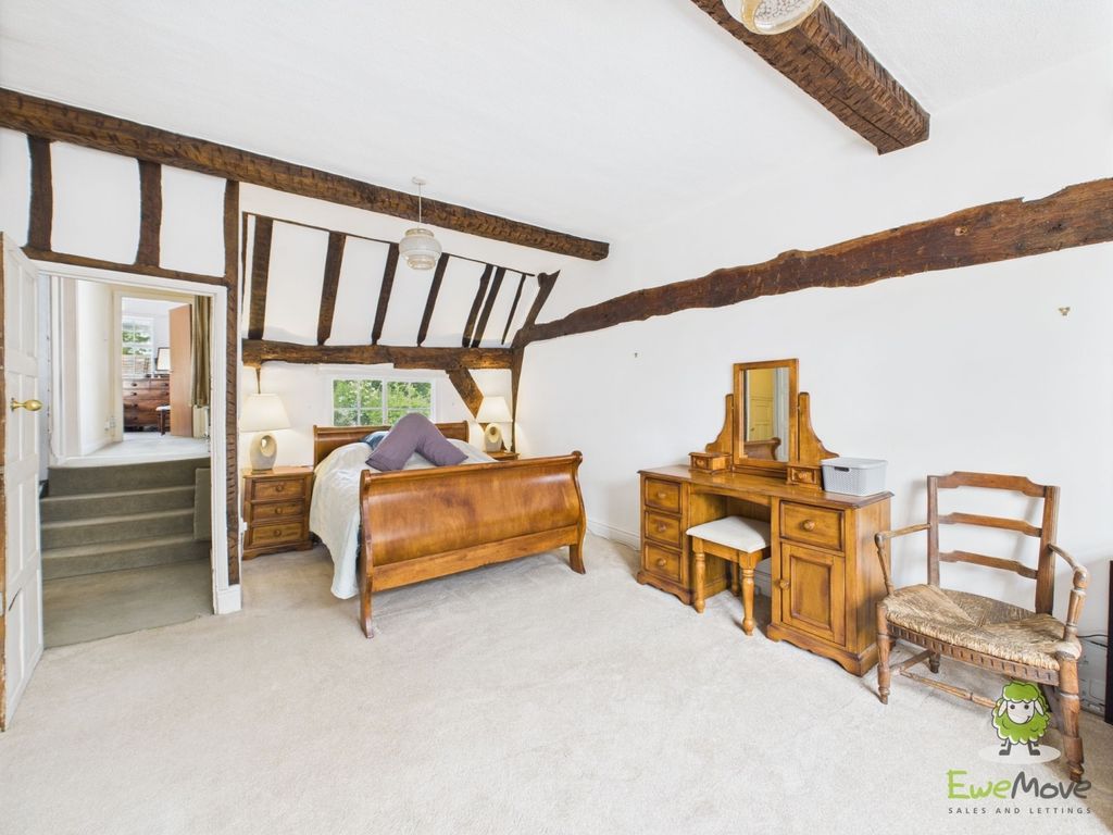 Property photo 1 of 25 Bedroom 1 - Charlotte Thomasson Ewemove Whitchurch