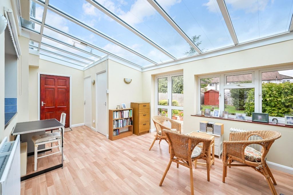 Property photo 3 of 21 Scott Close (10).Jpg