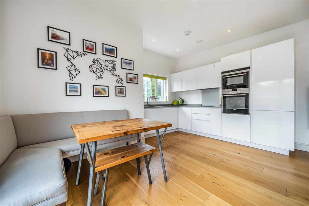 Property photo 1 of 20 Eden Harper Clarence Walk