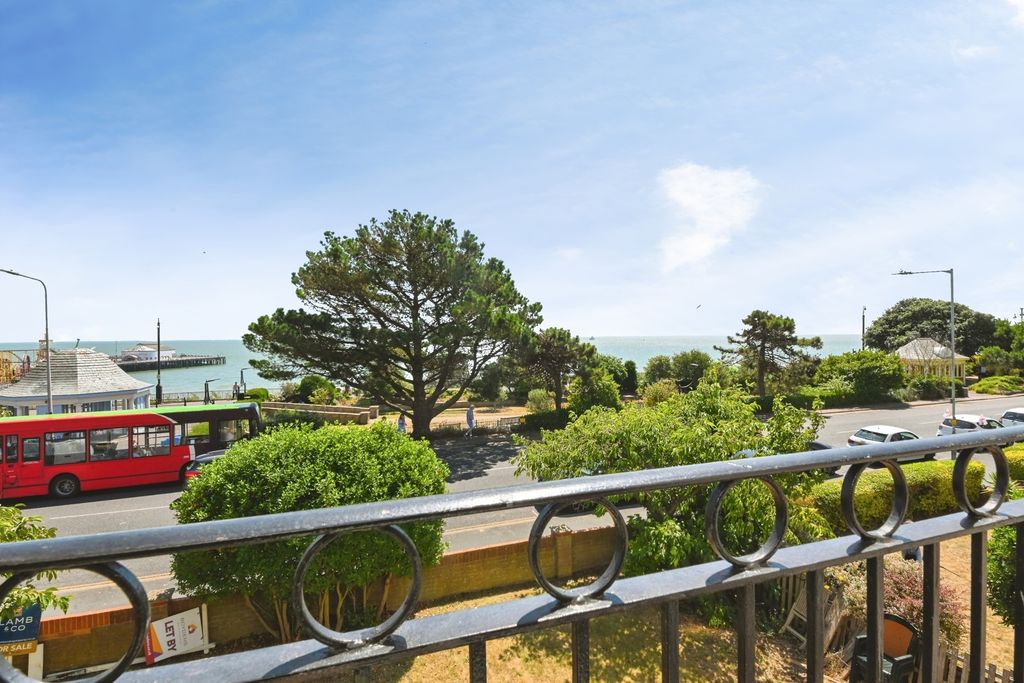 Property photo 1 of 10 Sea View