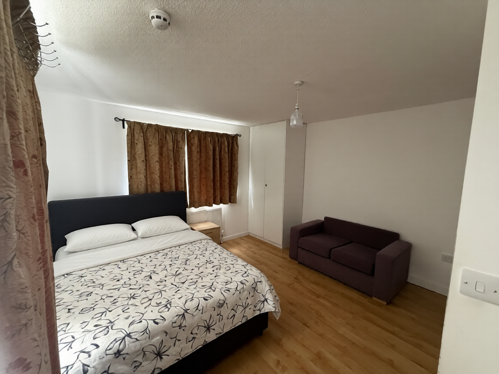 Property photo 2 of 7