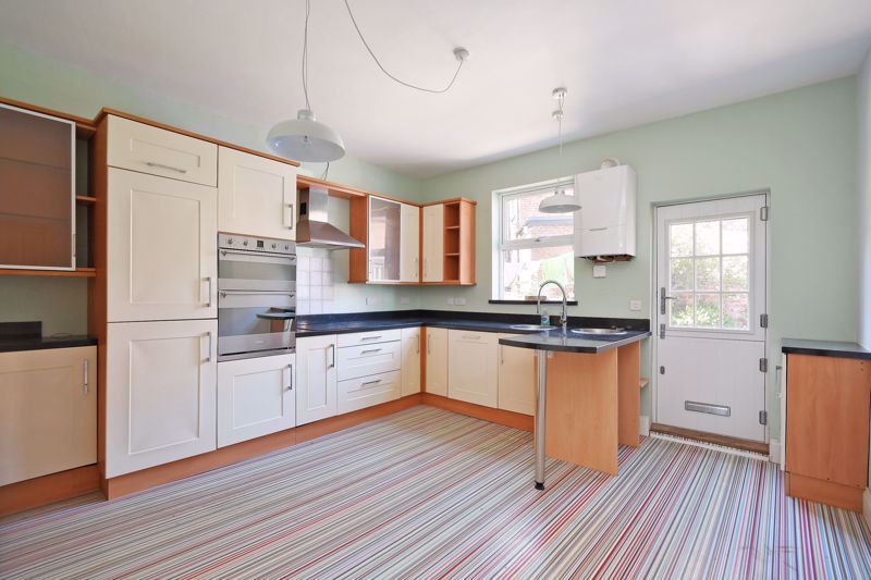 Property photo 3 of 16 Kitchen