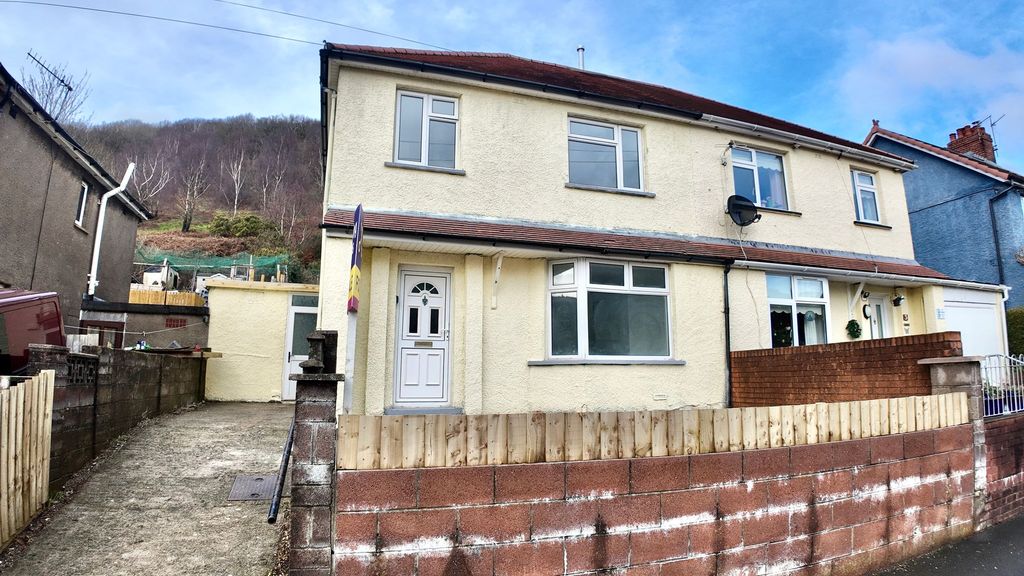 Property photo 1 of 33