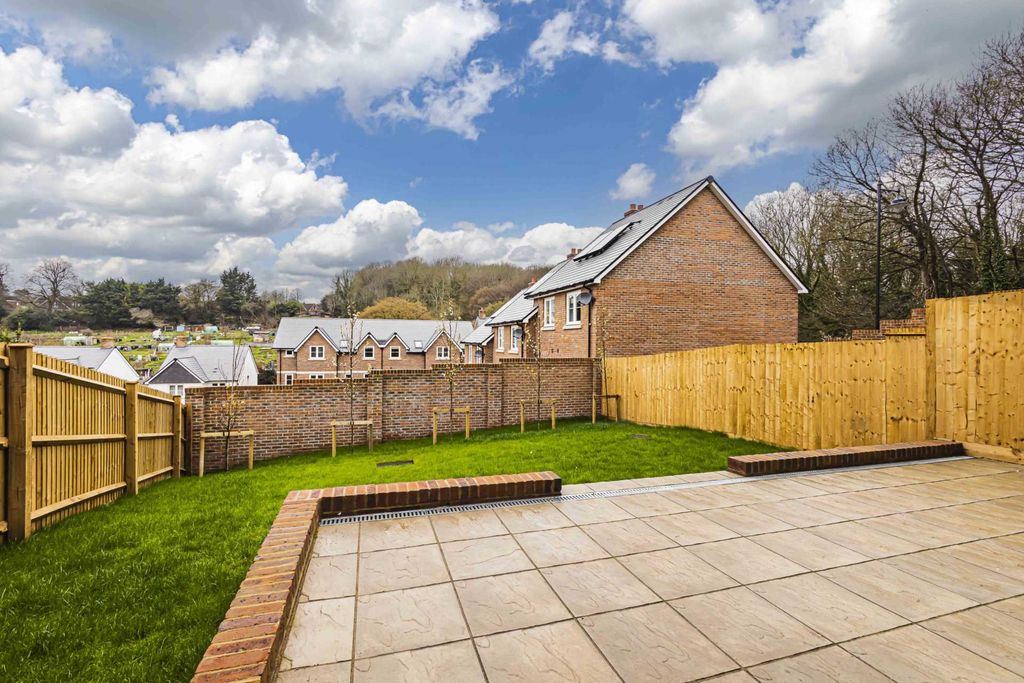 Property photo 2 of 14 Photo