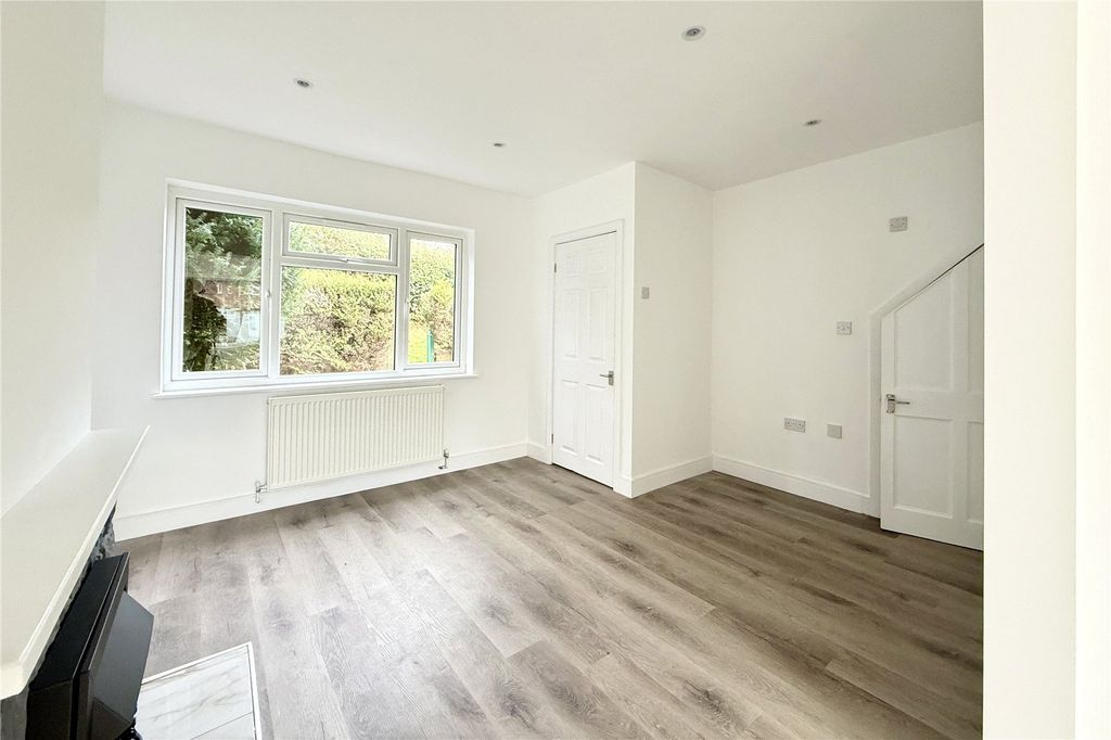 Property photo 2 of 17 Picture No. 22