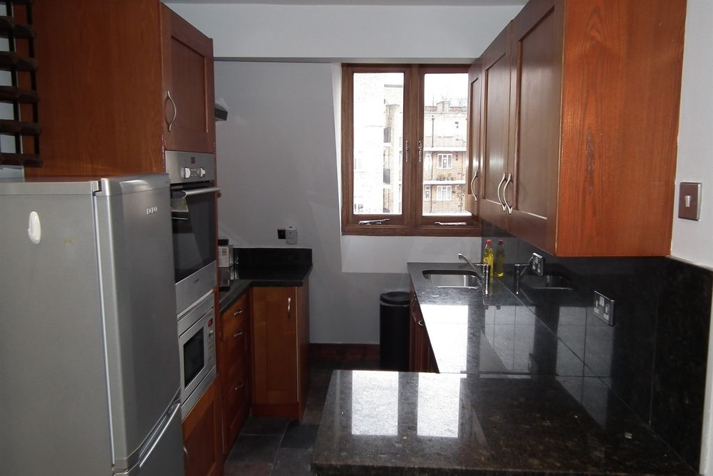 Property photo 2 of 7 Kitchen