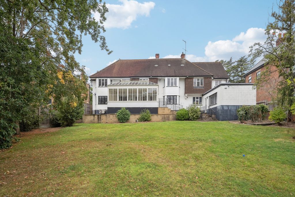 Property photo 2 of 12