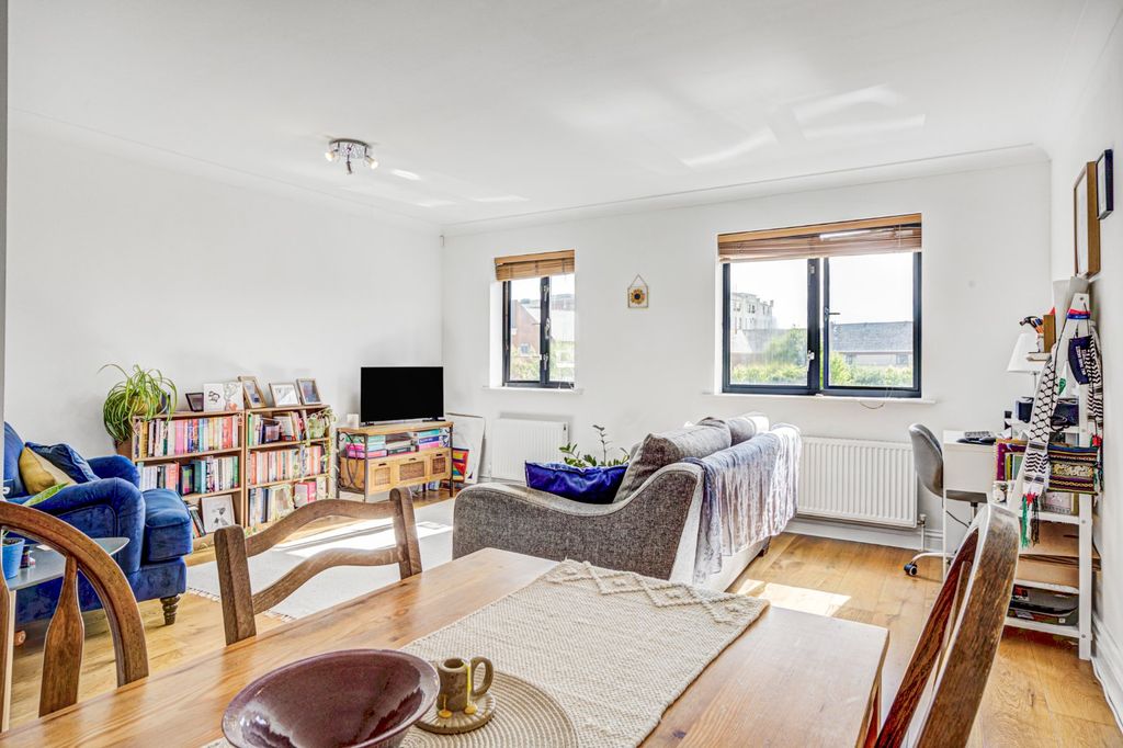 Property photo 1 of 14 Picture No. 05