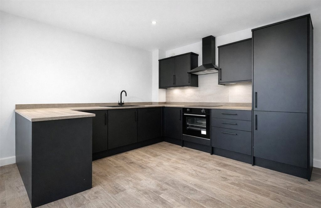 Property photo 2 of 7 Kitchen