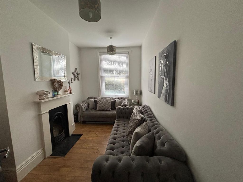 Additional image 8 of 5 bed maisonette for saleNewbegin, Hornsea HU18