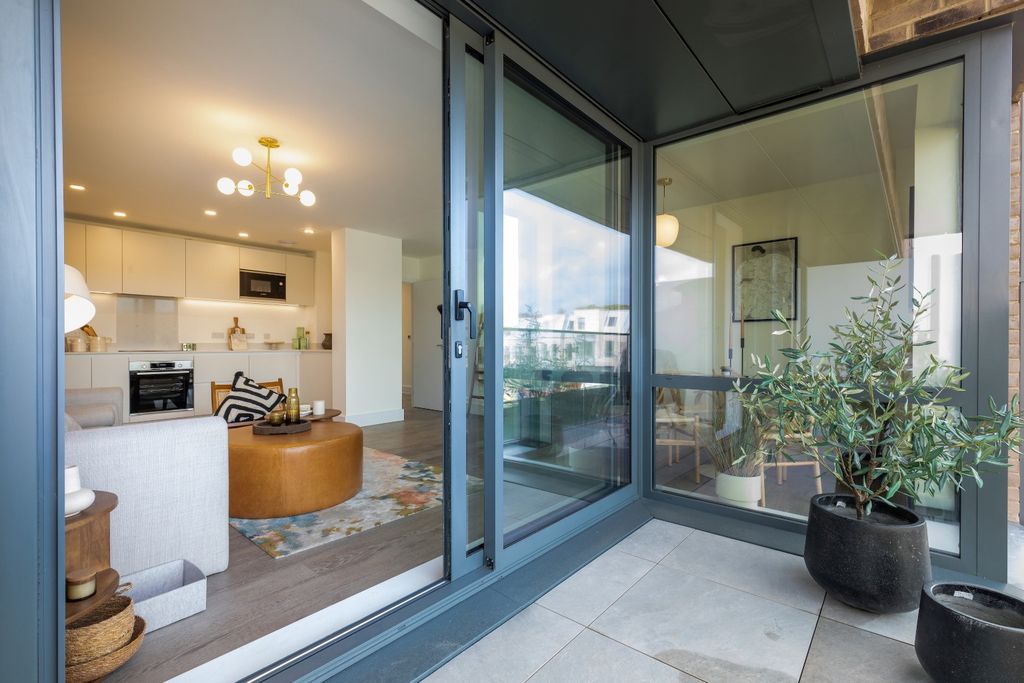 Property photo 2 of 8 4883852