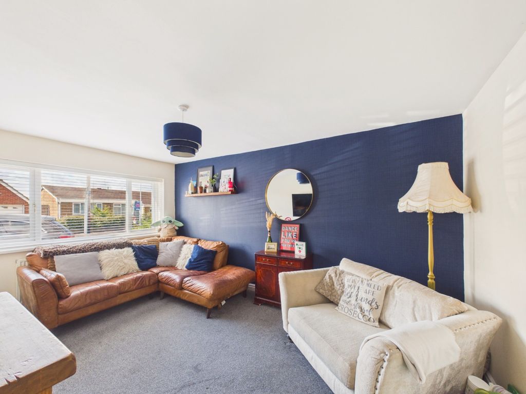Property photo 3 of 17 5278263