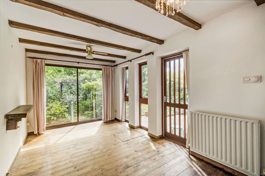 Property photo 3 of 17 Dining Room