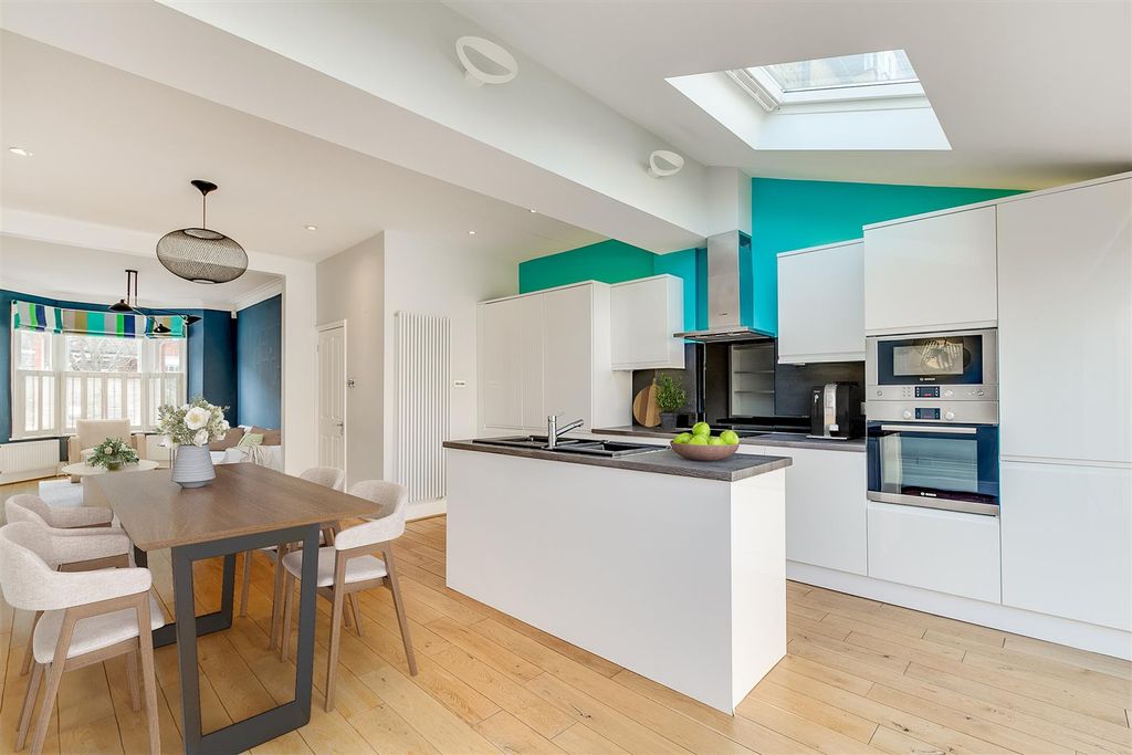 Property photo 1 of 10 Kitchen