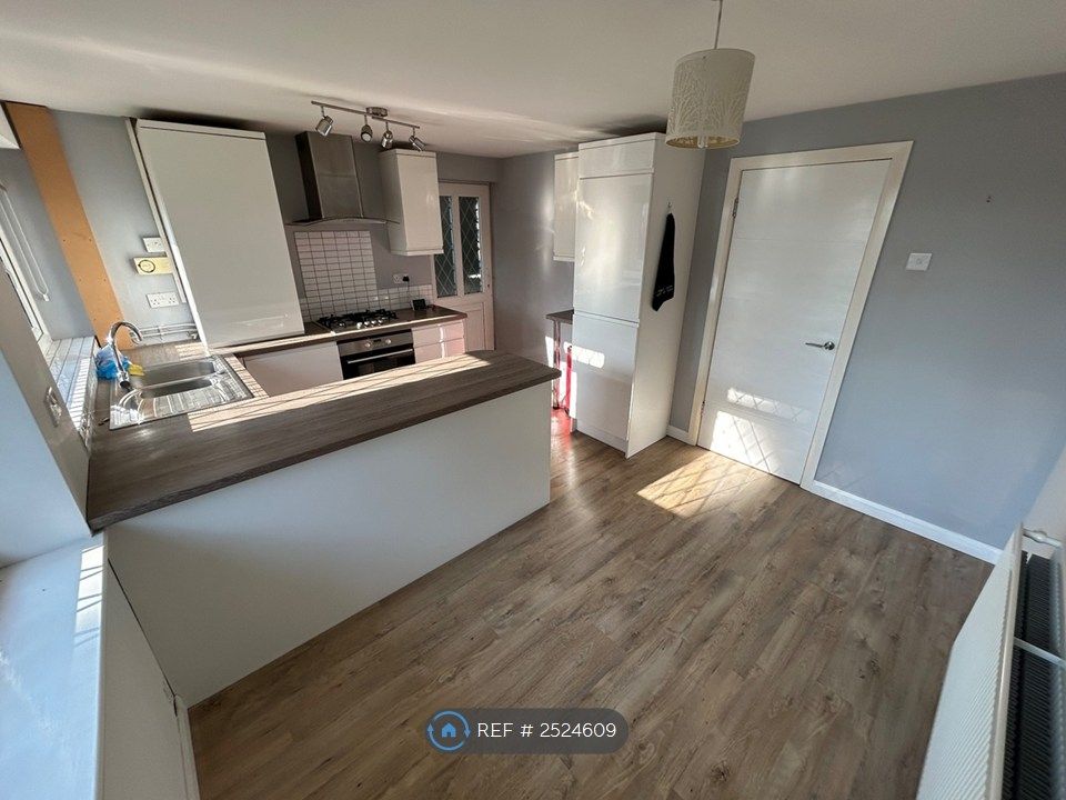 Property photo 3 of 8 Dining Room