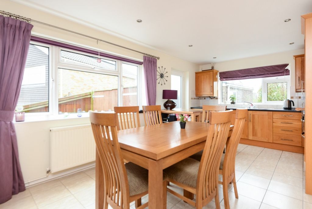 Property photo 3 of 12 4359455