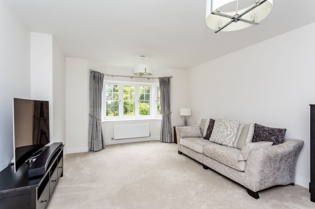 Property photo 3 of 19 Photo 10