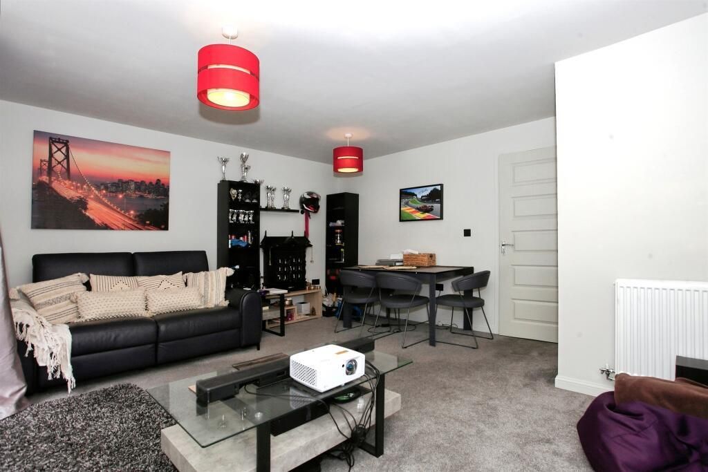 Property photo 3 of 12