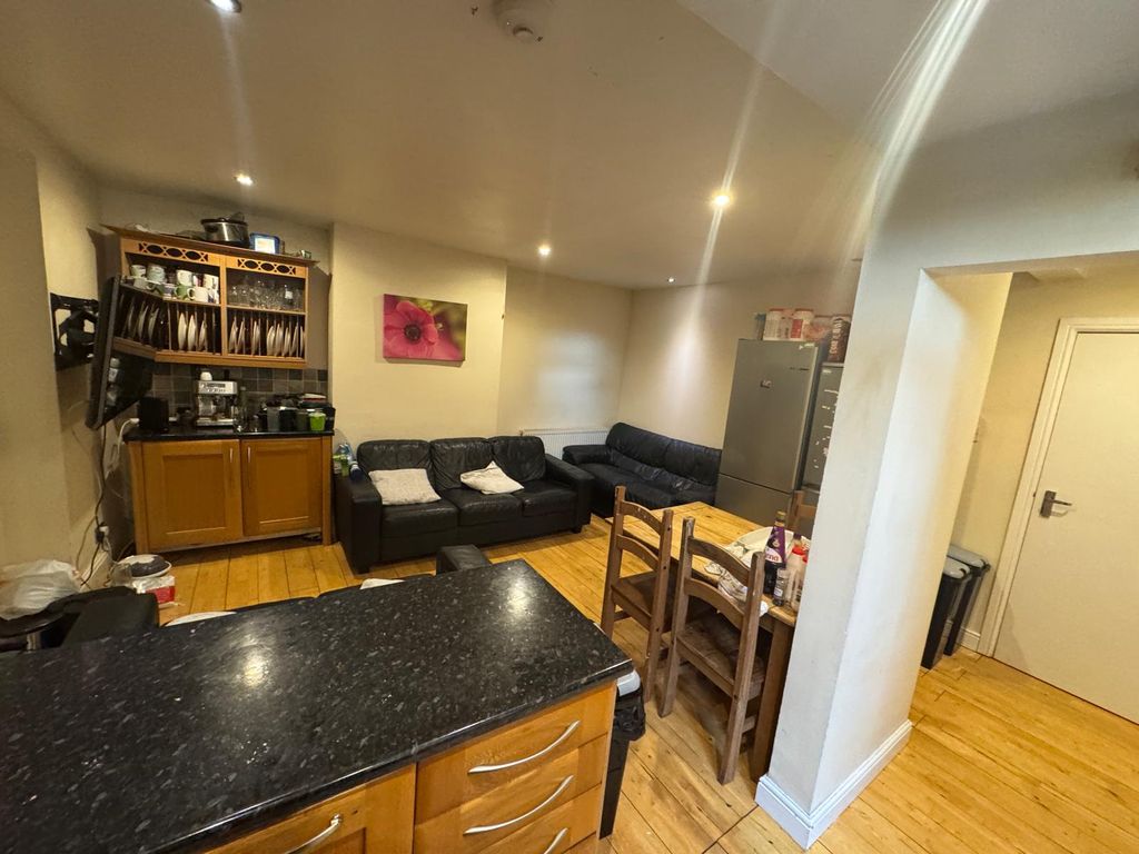 Property photo 1 of 5 Inventory Pictures  (3)