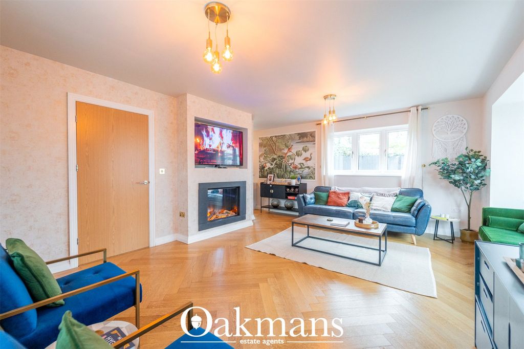 Property photo 2 of 52 Picture No. 12