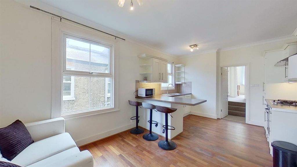Property photo 2 of 12 Penwith-Road-Earlsfield-Sw18-08192021_184559.Jpg