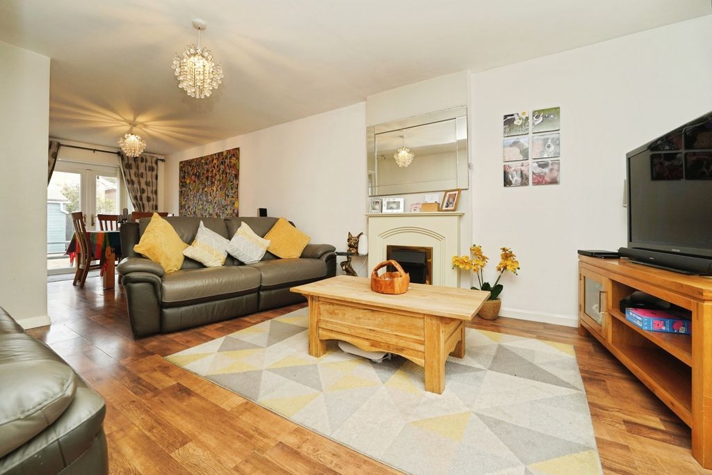 Property photo 3 of 12 Pbox-Img.Jpg