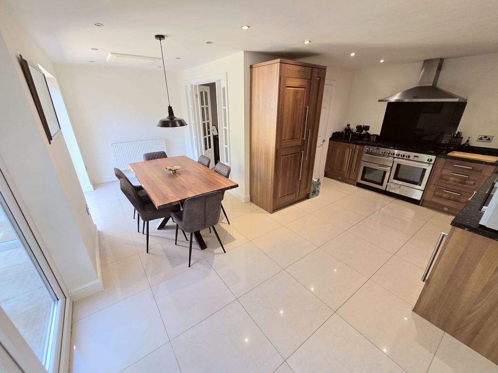 Property photo 3 of 16 Kitchen Diner A