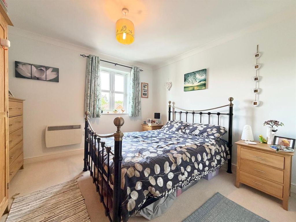 Additional image 5 of 2 bed flat for saleMassey Road, Tiverton EX16