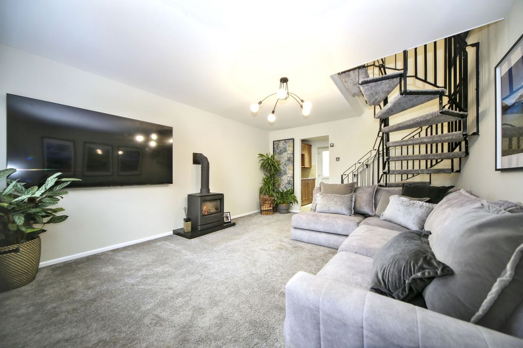 Property photo 2 of 24