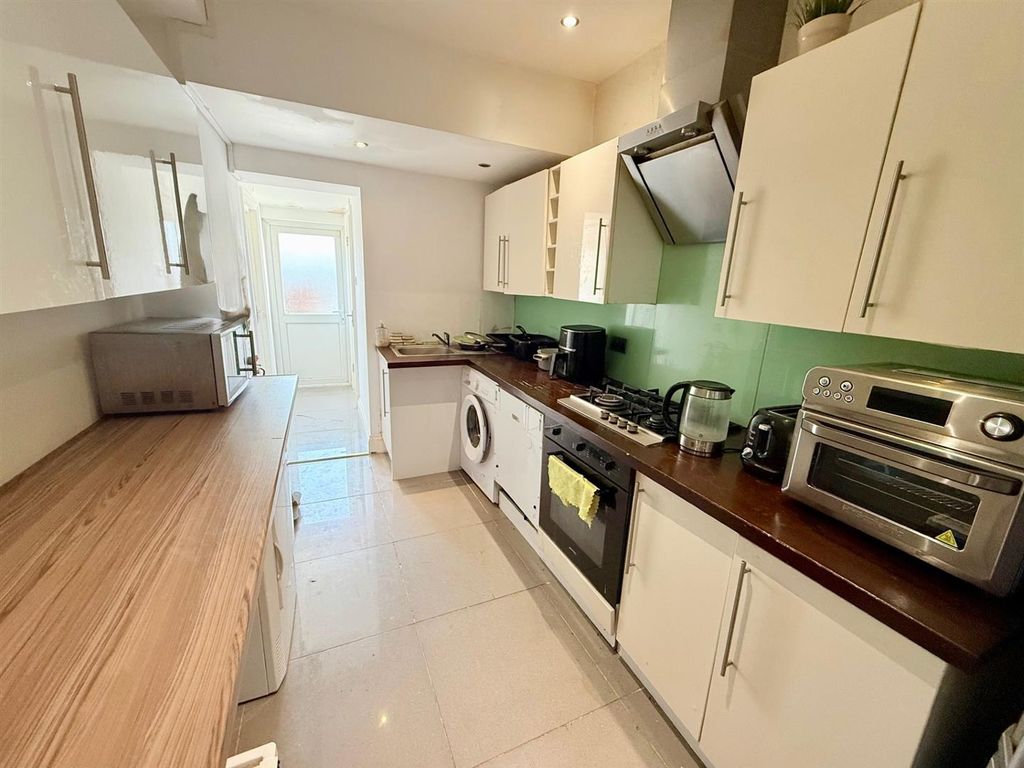 Property photo 3 of 10 Fd7B63Eb-397A-4B9F-9E13-E1668Bf9F9F8.Jpg