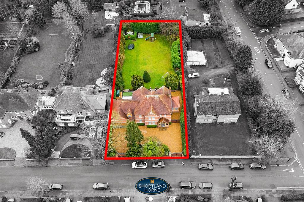 Property photo 2 of 77 43 Warwick Avenue (20 Of 129).Jpg