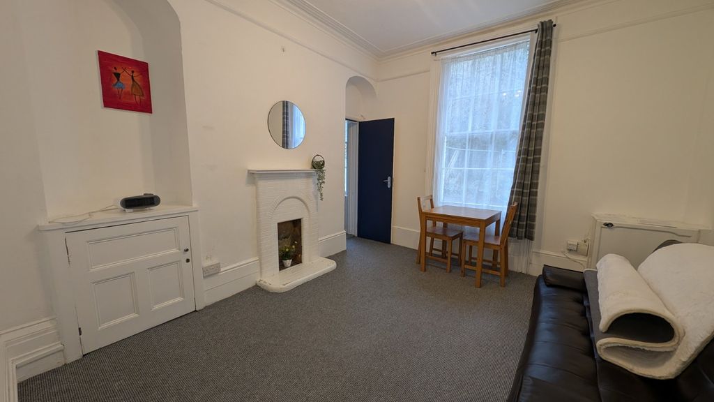 Property photo 3 of 11 Picture 3