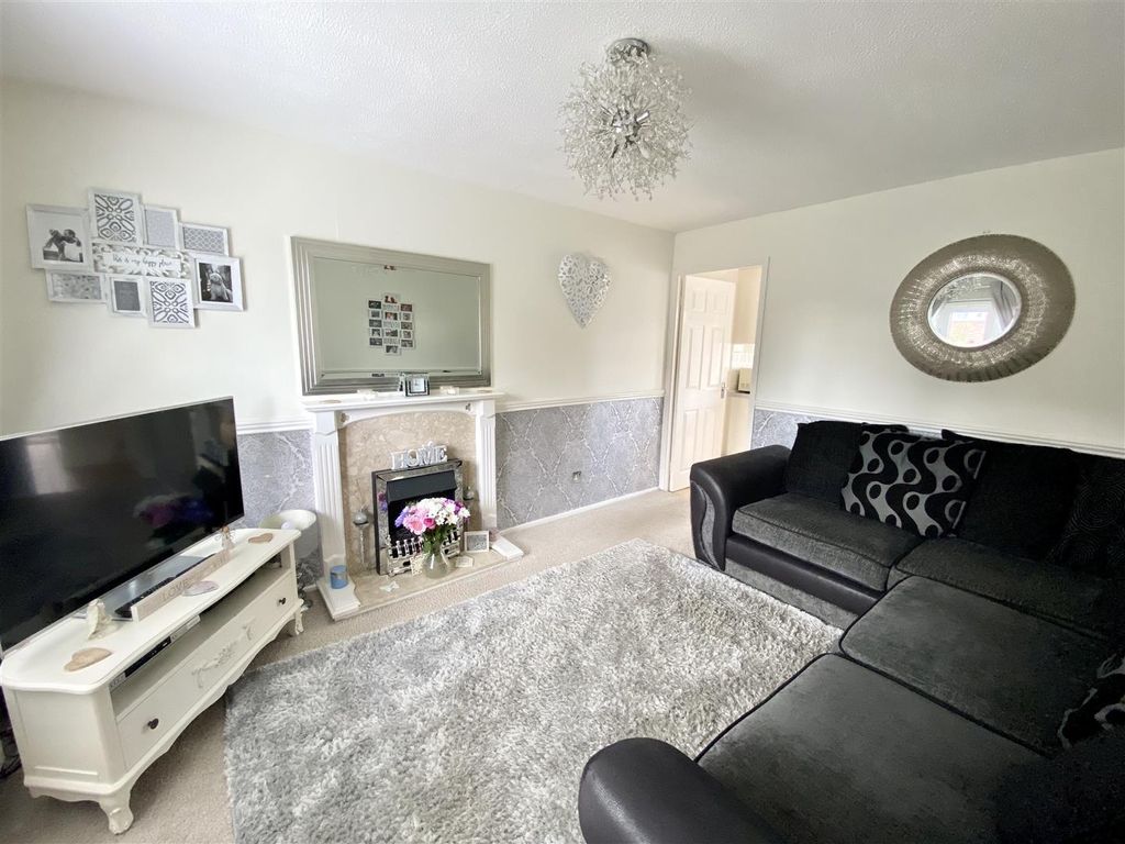 Property photo 2 of 16 683Db558-4B29-44C2-80Ad-15166389EE3F.Jpeg