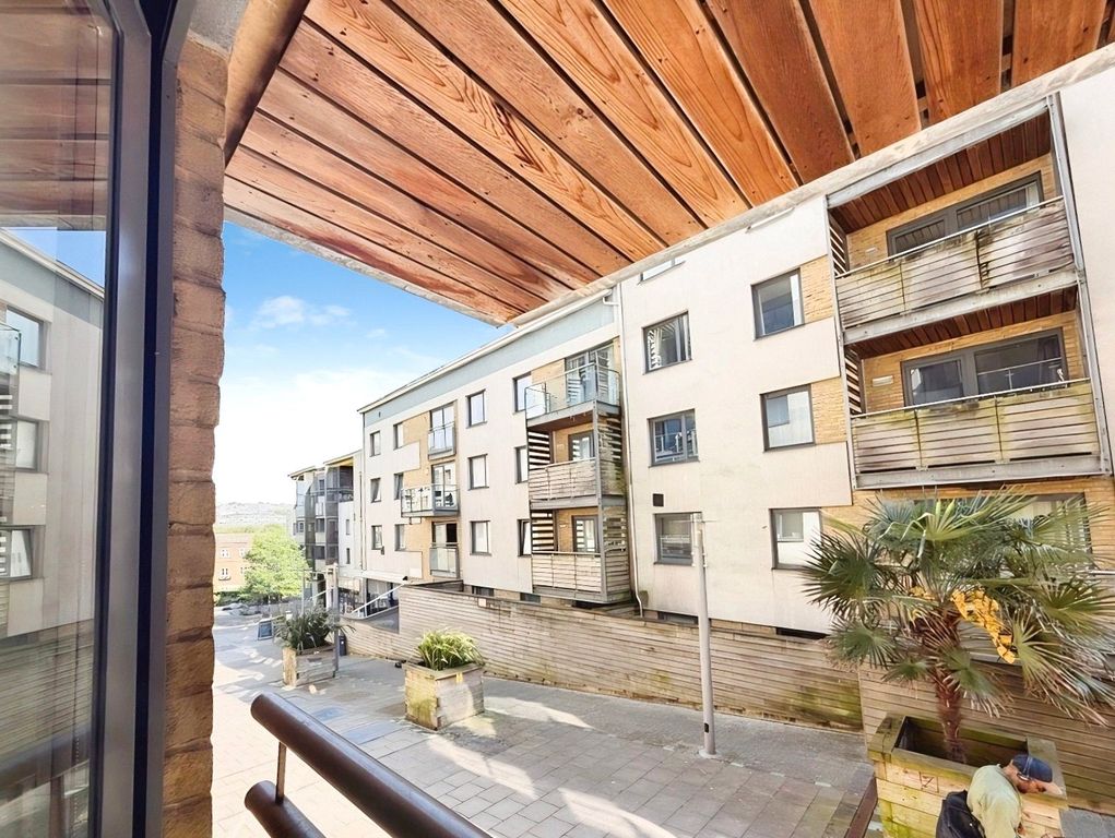 Property photo 2 of 14 Juliette  Balcony