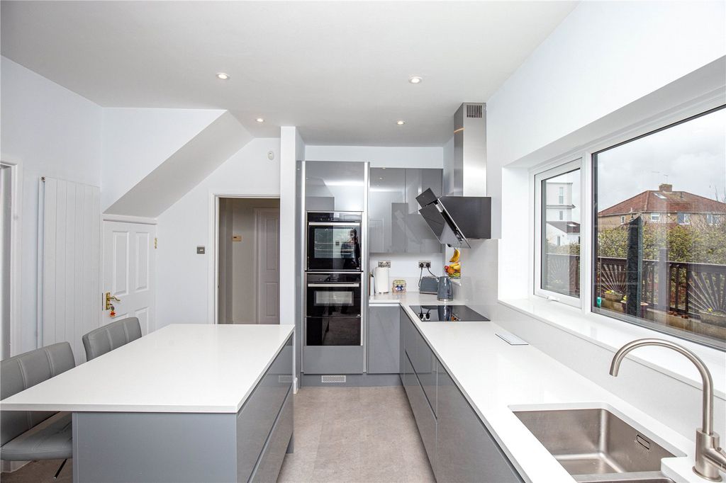 Property photo 2 of 16 Picture 2