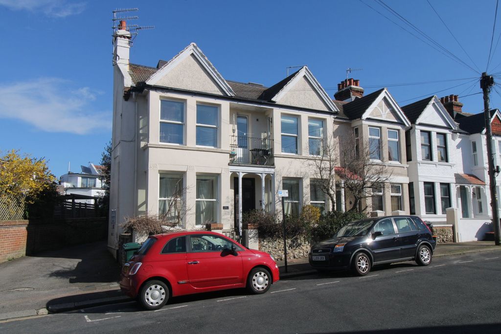 Property photo 1 of 5