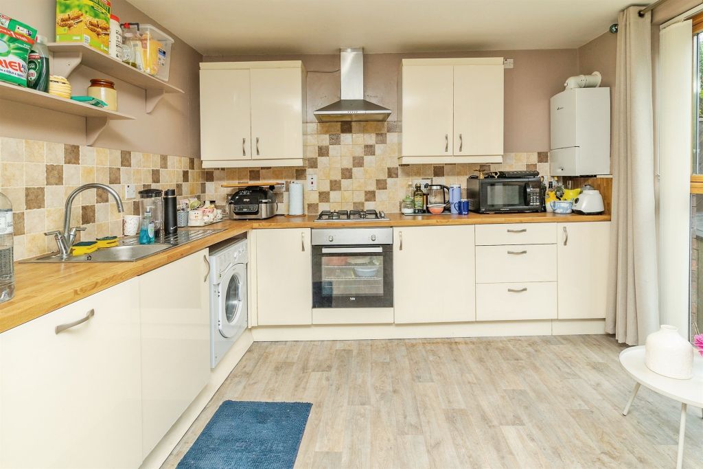 Property photo 2 of 17