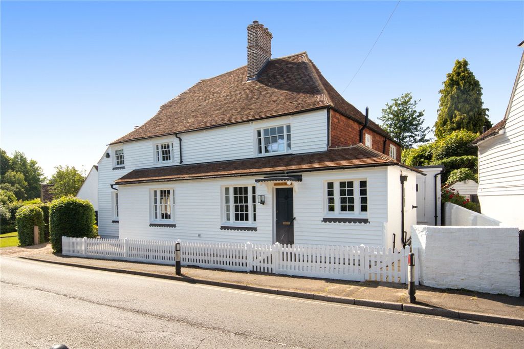 Property photo 2 of 26 Admiral House