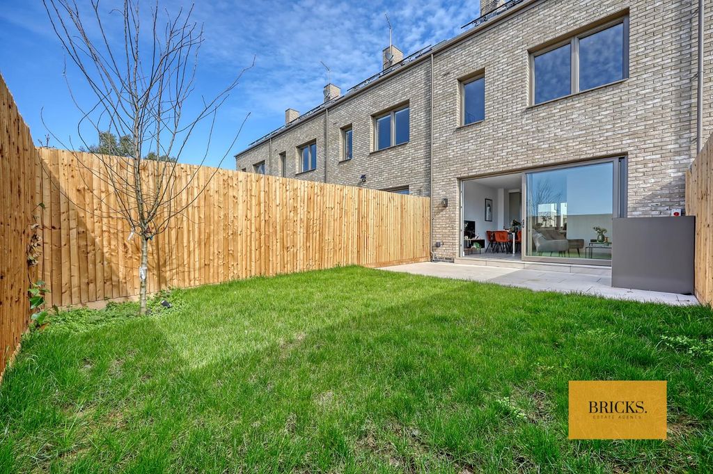 Property photo 1 of 58