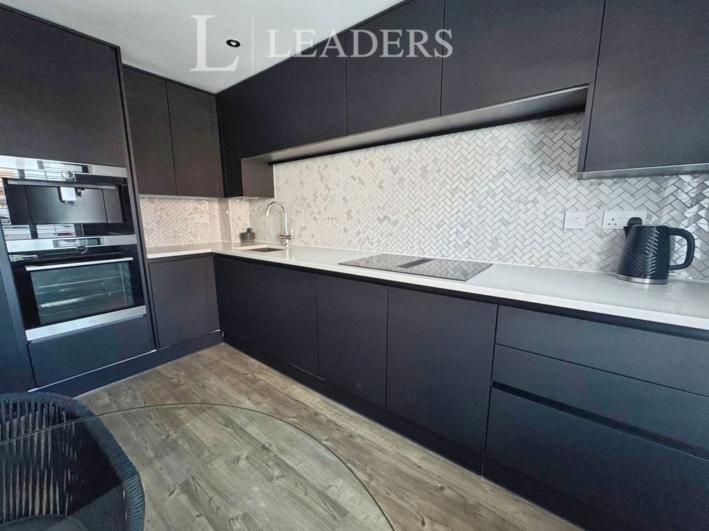 Property photo 3 of 13 Pbox-Img.Jpg