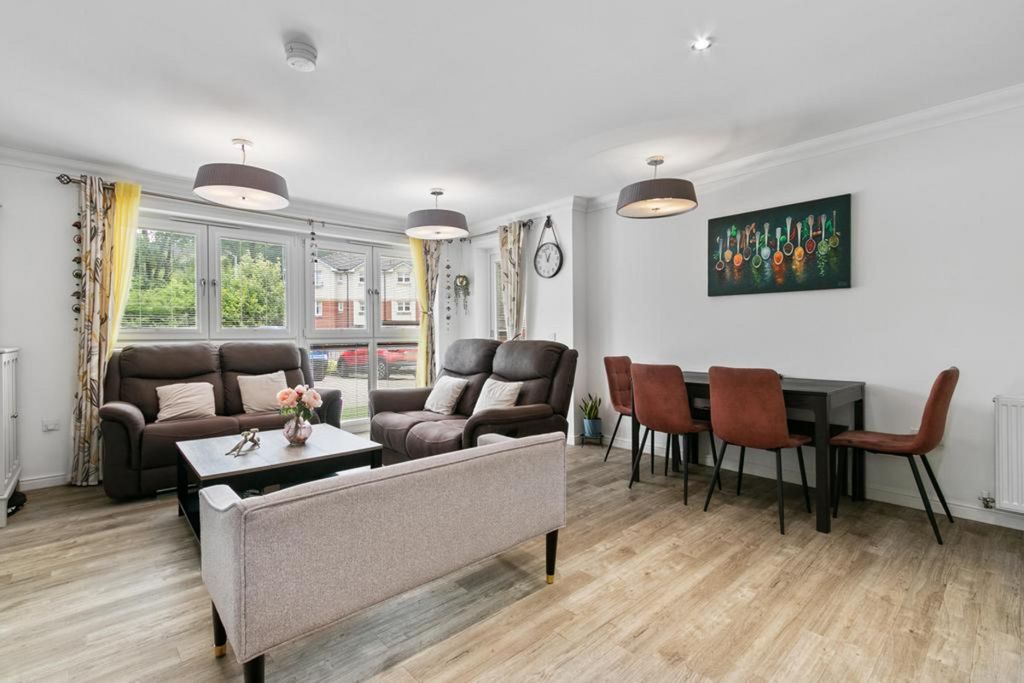 Property photo 2 of 20