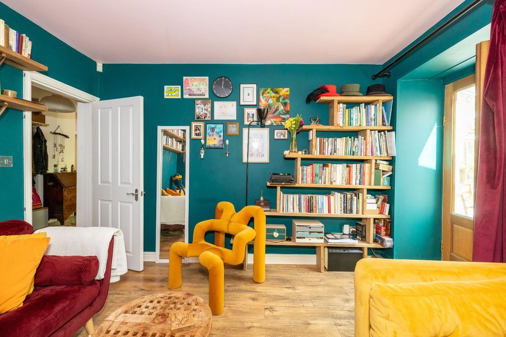 Property photo 1 of 28 Char6027-Charlien.Jpg